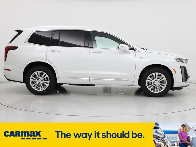 Photo of 2023 White Cadillac XT6