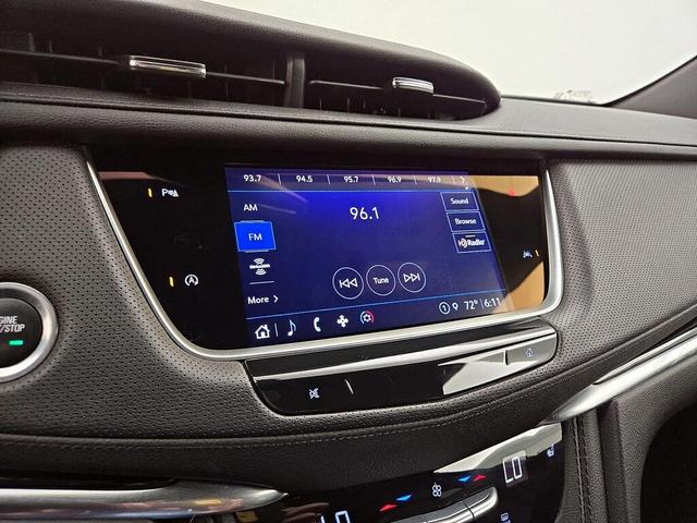 Photo of 2023 White Cadillac XT6
