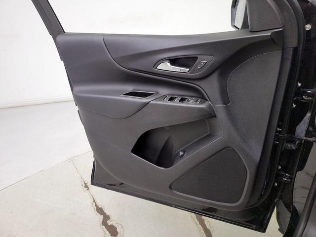 Photo of 2022 Black Chevrolet Equinox