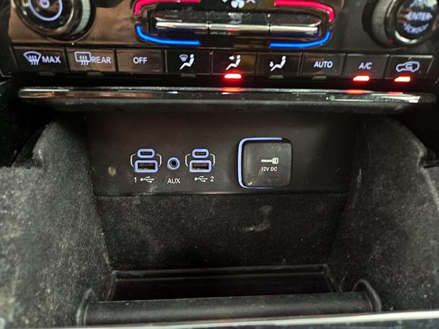 Photo of 2021 White Jeep Grand Cherokee L