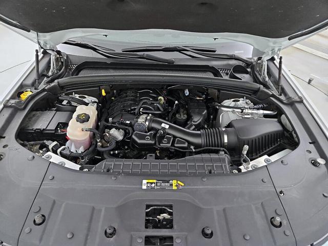 Photo of 2021 White Jeep Grand Cherokee L