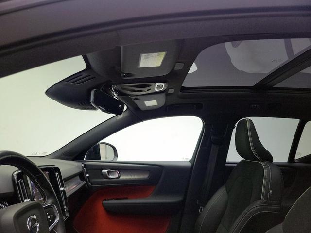 Photo of 2021 Black Volvo XC40