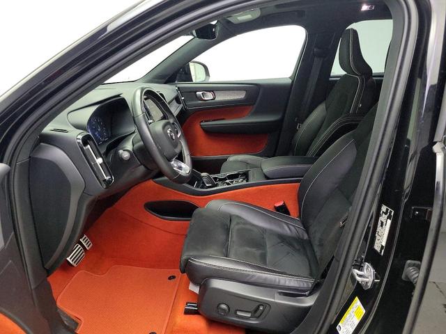 Photo of 2021 Black Volvo XC40