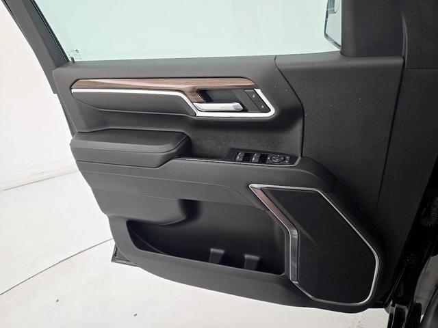 Photo of 2023 Black Chevrolet Silverado 1500