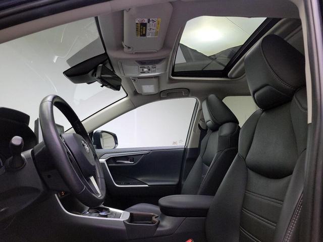 Photo of 2019 Blue Toyota RAV4