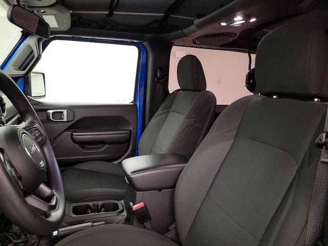 Photo of 2021 Blue Jeep Wrangler