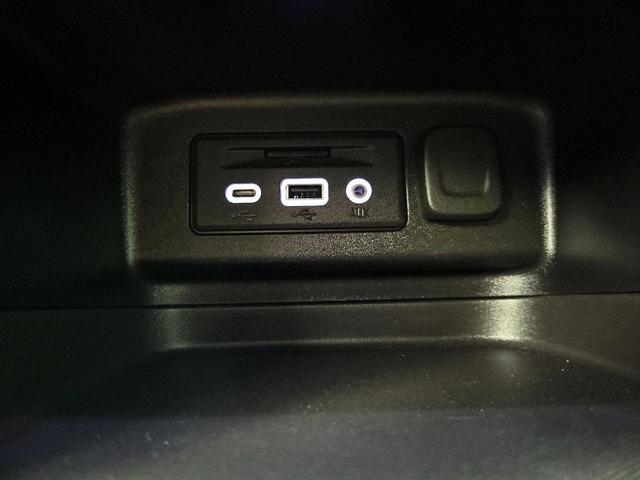 Photo of 2020 White Chevrolet Equinox