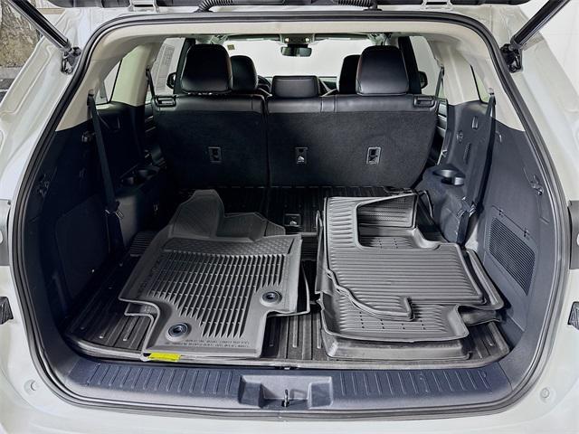 Photo of 2023 Pear Toyota Highlander