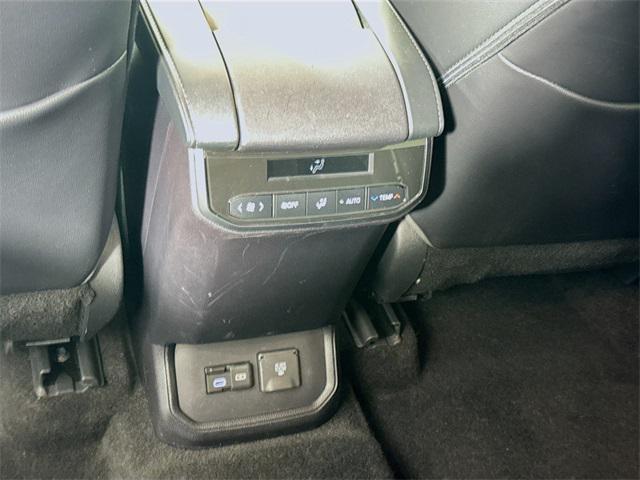 Photo of 2023 Pear Toyota Highlander