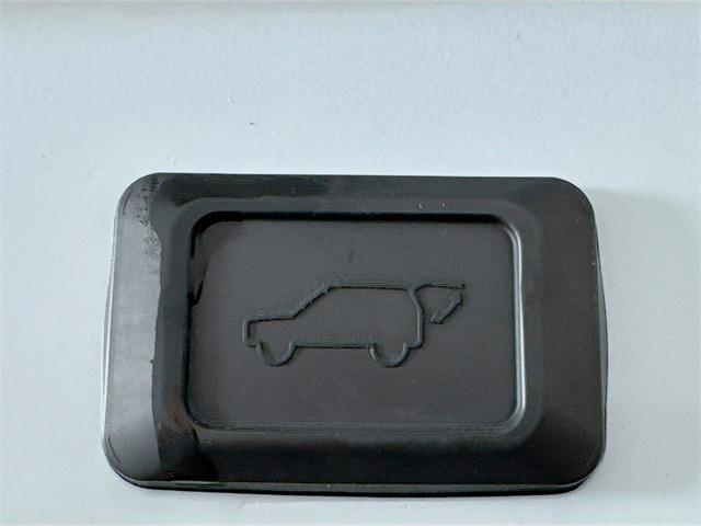 Photo of 2022 White Toyota RAV4