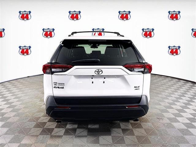 Photo of 2022 White Toyota RAV4
