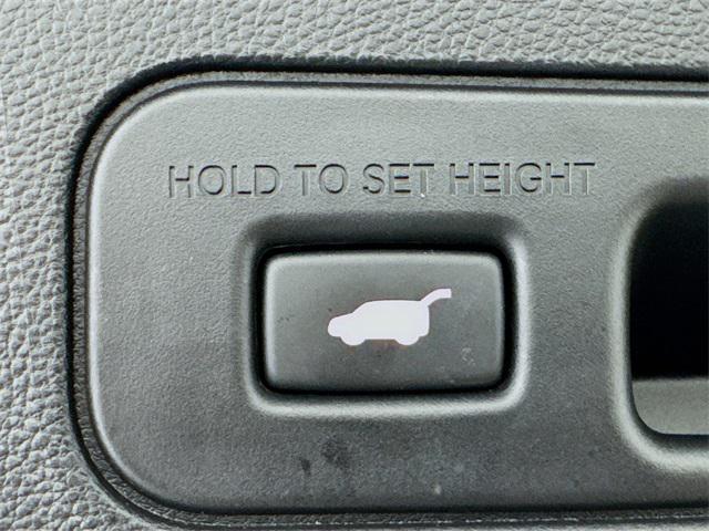 Photo of 2025 Platinum White Pearl Acura MDX