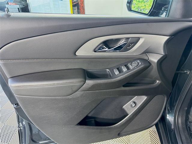 Photo of 2020 Graphite Metallic Chevrolet Traverse