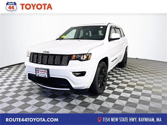 Photo of 2017 Bright White Clearcoat Jeep Grand Cherokee