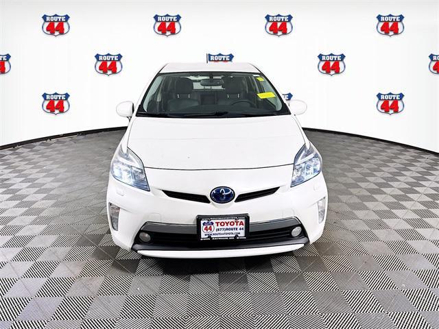 Photo of 2015 White Toyota Prius Plug-in