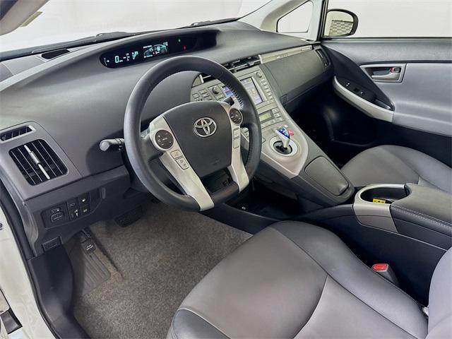 Photo of 2015 White Toyota Prius Plug-in