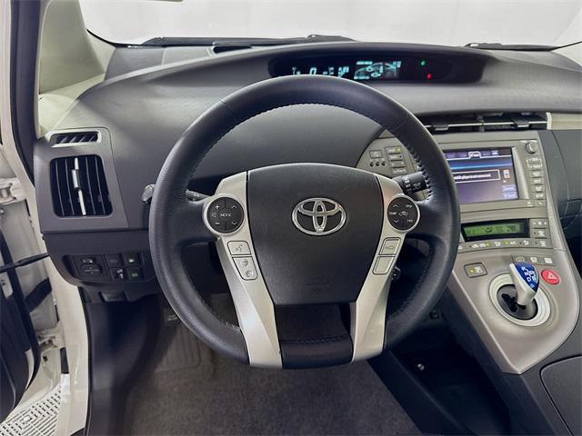 Photo of 2015 White Toyota Prius Plug-in