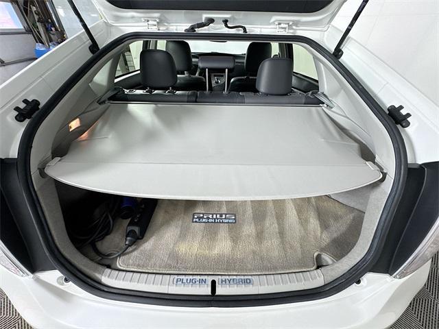 Photo of 2015 White Toyota Prius Plug-in
