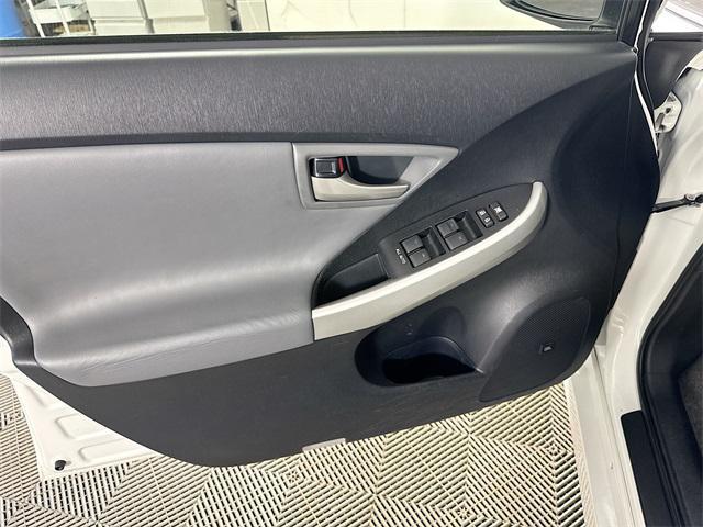 Photo of 2015 White Toyota Prius Plug-in