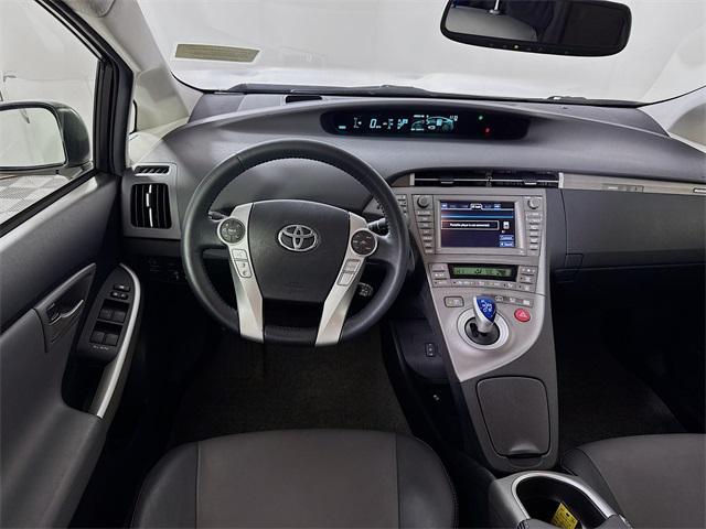Photo of 2015 White Toyota Prius Plug-in