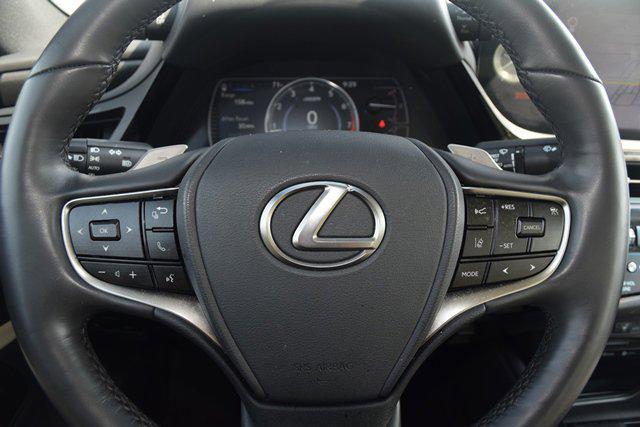 Photo of 2022 Iridium Lexus ES 250