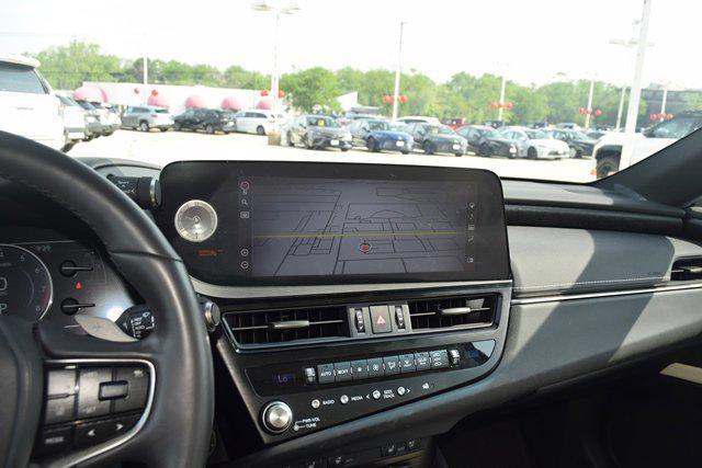 Photo of 2022 Iridium Lexus ES 250