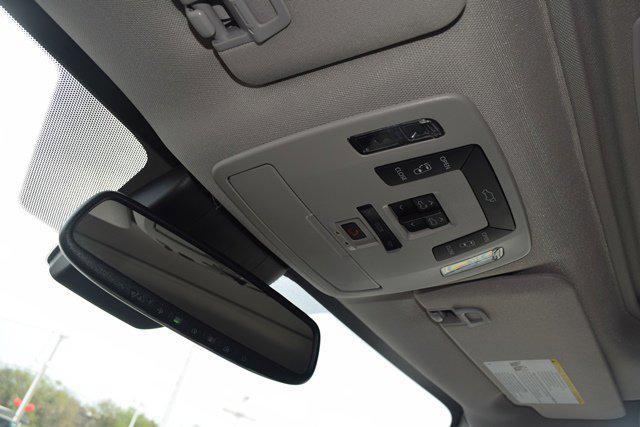 Photo of 2023 Midnight Black Metallic Toyota Sienna