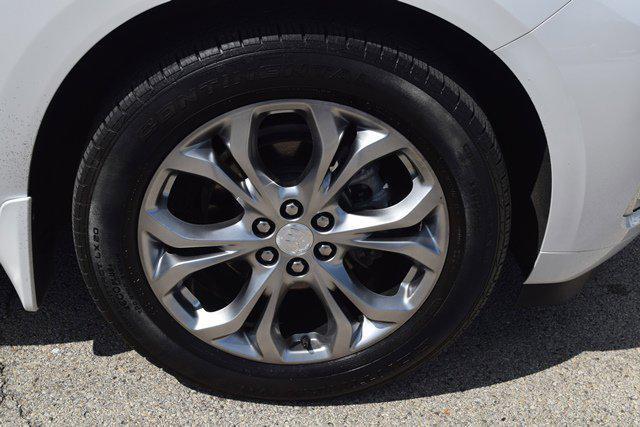 Photo of 2021 White Frost Tricoat Buick Enclave