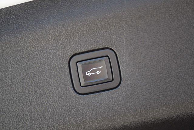 Photo of 2021 White Frost Tricoat Buick Enclave
