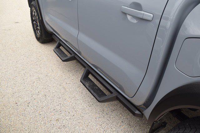 Photo of 2023 Boulder Gray Pearl Nissan Frontier