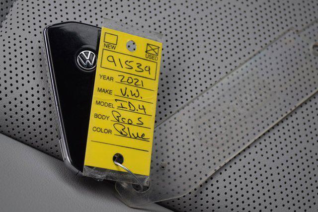 Photo of 2021 Dusk Blue Metallic/Black Roof Volkswagen ID.4