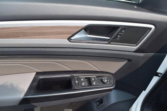 Photo of 2021 Pure White Volkswagen Atlas