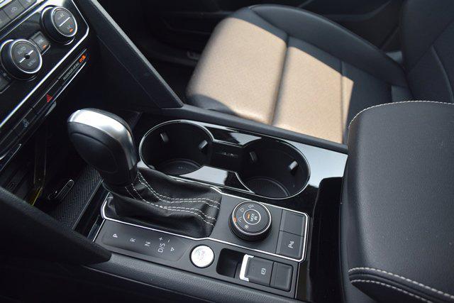 Photo of 2021 Pure White Volkswagen Atlas