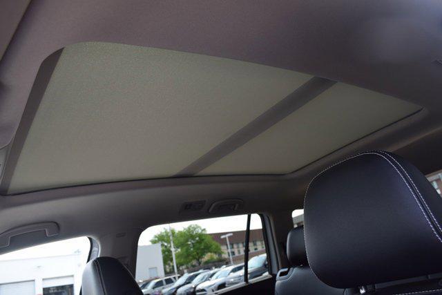 Photo of 2021 Pure White Volkswagen Atlas