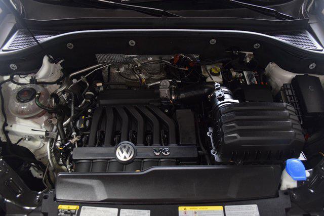 Photo of 2021 Pure White Volkswagen Atlas
