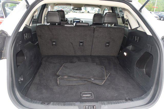 Photo of 2022 Oxford White Ford Edge