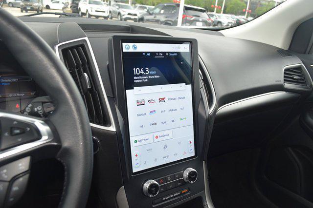 Photo of 2022 Oxford White Ford Edge