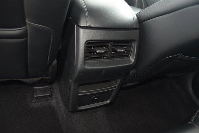 Photo of 2022 Oxford White Ford Edge