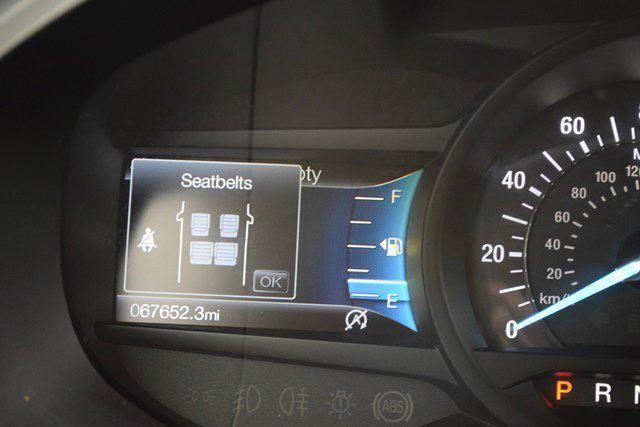 Photo of 2022 Oxford White Ford Edge