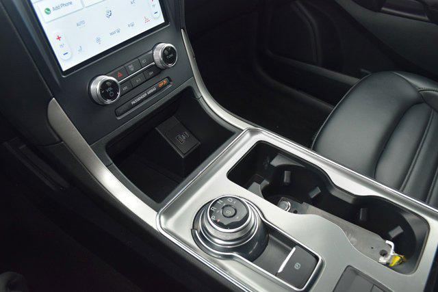 Photo of 2022 Oxford White Ford Edge