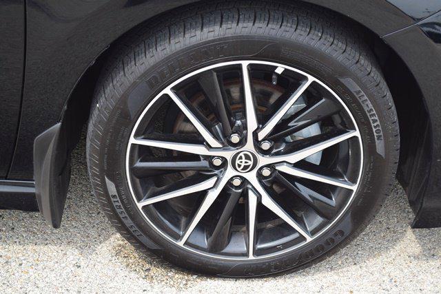 Photo of 2024 Midnight Black Metallic Toyota Camry