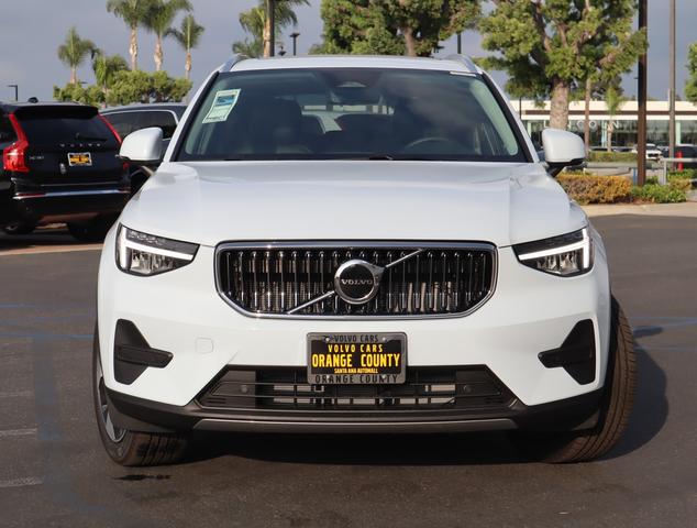 Photo of 2025 Cloud Blue Volvo XC40