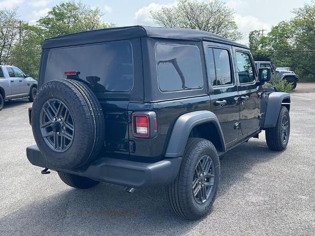 Photo of 2025 Black Clearcoat Jeep Wrangler