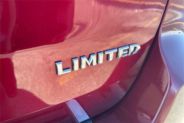 Photo of 2017 Velvet Red Pearlcoat Jeep Grand Cherokee