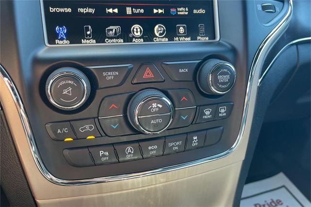 Photo of 2017 Velvet Red Pearlcoat Jeep Grand Cherokee