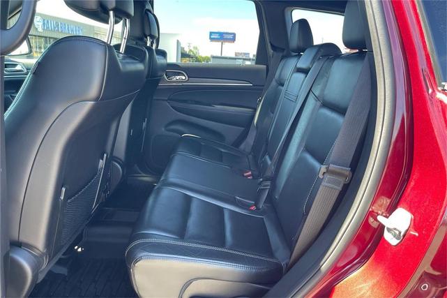 Photo of 2017 Velvet Red Pearlcoat Jeep Grand Cherokee