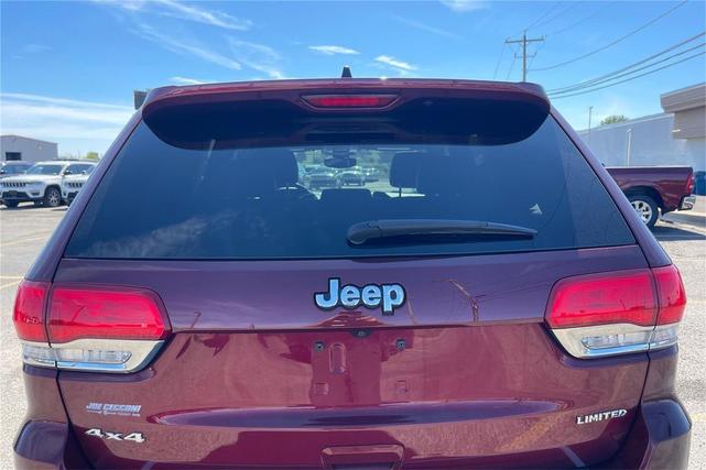 Photo of 2017 Velvet Red Pearlcoat Jeep Grand Cherokee