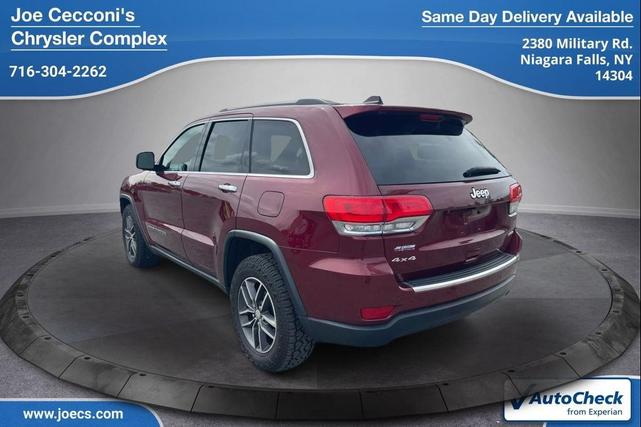 Photo of 2017 Velvet Red Pearlcoat Jeep Grand Cherokee