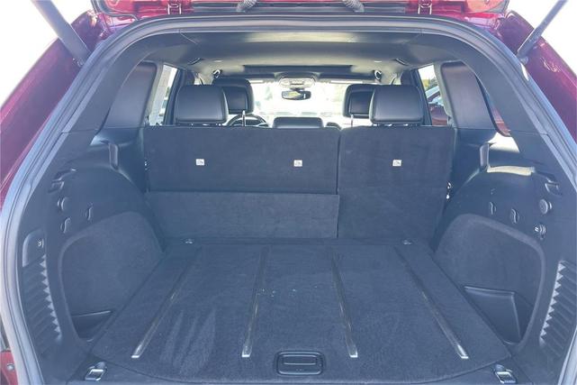 Photo of 2017 Velvet Red Pearlcoat Jeep Grand Cherokee