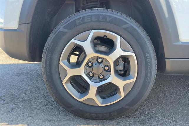 Photo of 2022 Bright White Clearcoat Jeep Compass